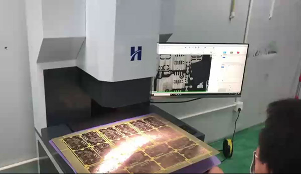 快速測量pcb板數(shù)千個(gè)尺寸測量案例